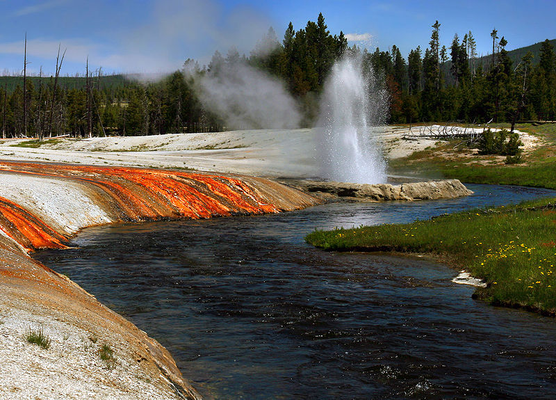 800px Firehole river at Upper Geyser Basin 2008 june1 Forrest Fenn’s Where Warm Waters Halt